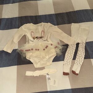 TU Brand Cute Easter Bunny Outfit TuTu w/ Matching tights & bow 9/12 Months